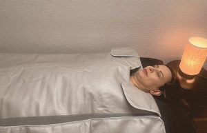Infrared-Sauna=Blanket-Treatment2